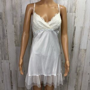 Flora Satin‎ and Lace Chemise